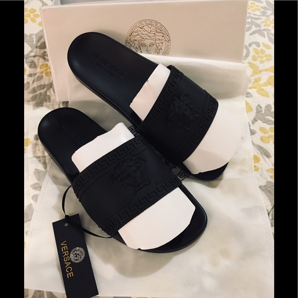 Palazzo Medusa Slide Sandal Mens 44 US-10